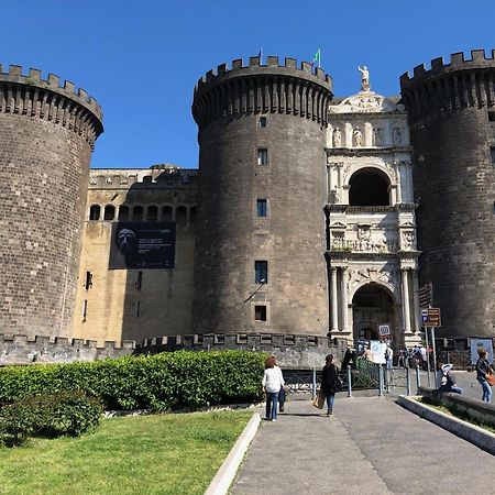 Toledostop Naples Exterior photo Castel Nuovo, Naples