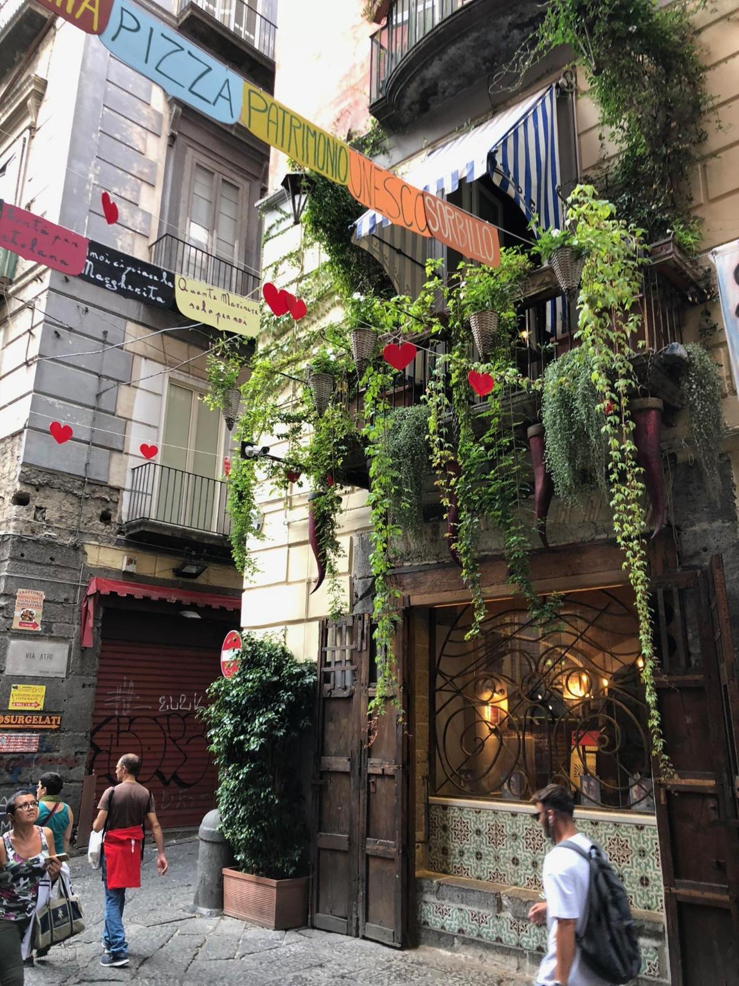 Toledostop Naples Exterior photo A restaurant in Barcelona